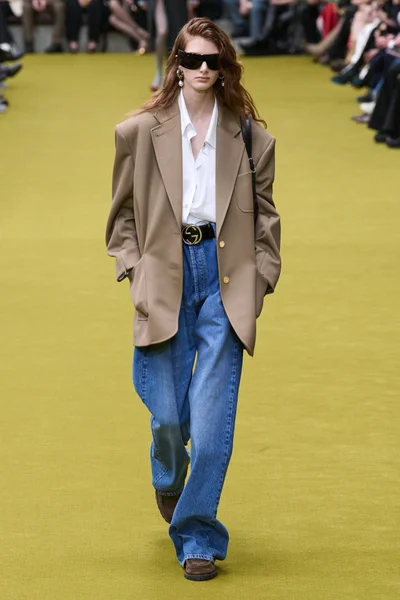 Look 34
